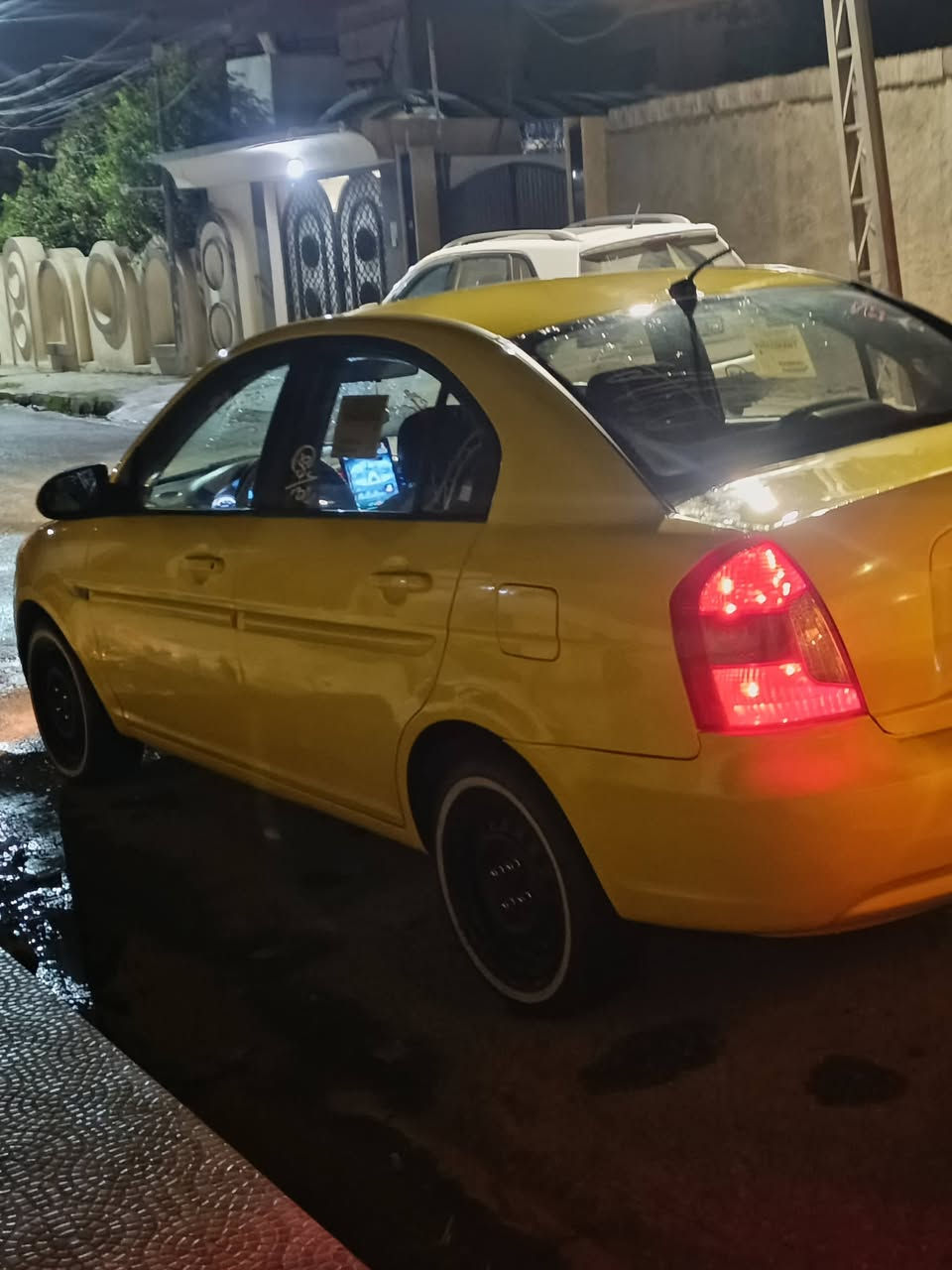 السلام عليكم للبيع  (بيع مستعجل)
اكسنت 2010 ييه ضربيه من كدام بيه داخل كابون بيه 

السعر 84 شاري خبر 

***********

***********
