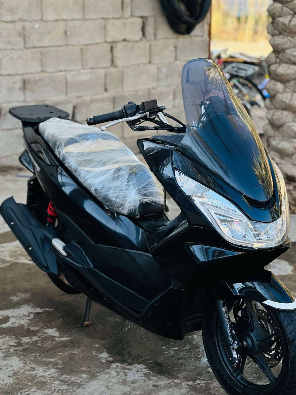 السلام عليكم
PCX
جيل ثاني دراجه مكفوله كفاله عامه 
تدفئه بليدات شغاله
كهربائيات كوله شغاله
مراياته ويااه موجدات
مكاني حله سياحي
السعر خااص (مناسب سعره)
رقمي ***********
