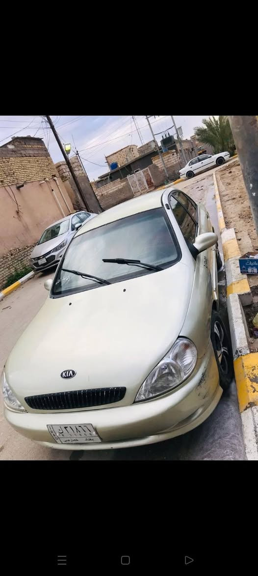 سلام عليكم اخوان عندي كيا ريو موديل 2001 كير محرك مكفول مصبوغة جماله بدون ضربه سونار ضوئي موجود مراوس كورلا بيضه نضيفه الي عندك مكاني ناصريه مركز مداور وين مايعجبك بسمي رقم بغداد نضافه فولل السيارة رقم ***********
