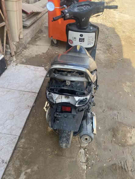 سلام عليكم دراجة فراشة كلشي شغال بيه سلف هندر لايت عالي ناصي بيه صوت بلاكرنك ابيع هل موجودة لاتجي وتكلي شبيه مابيه هل موجودة سعره 200وبيه مجال بصيط السنية الرقم ***********
