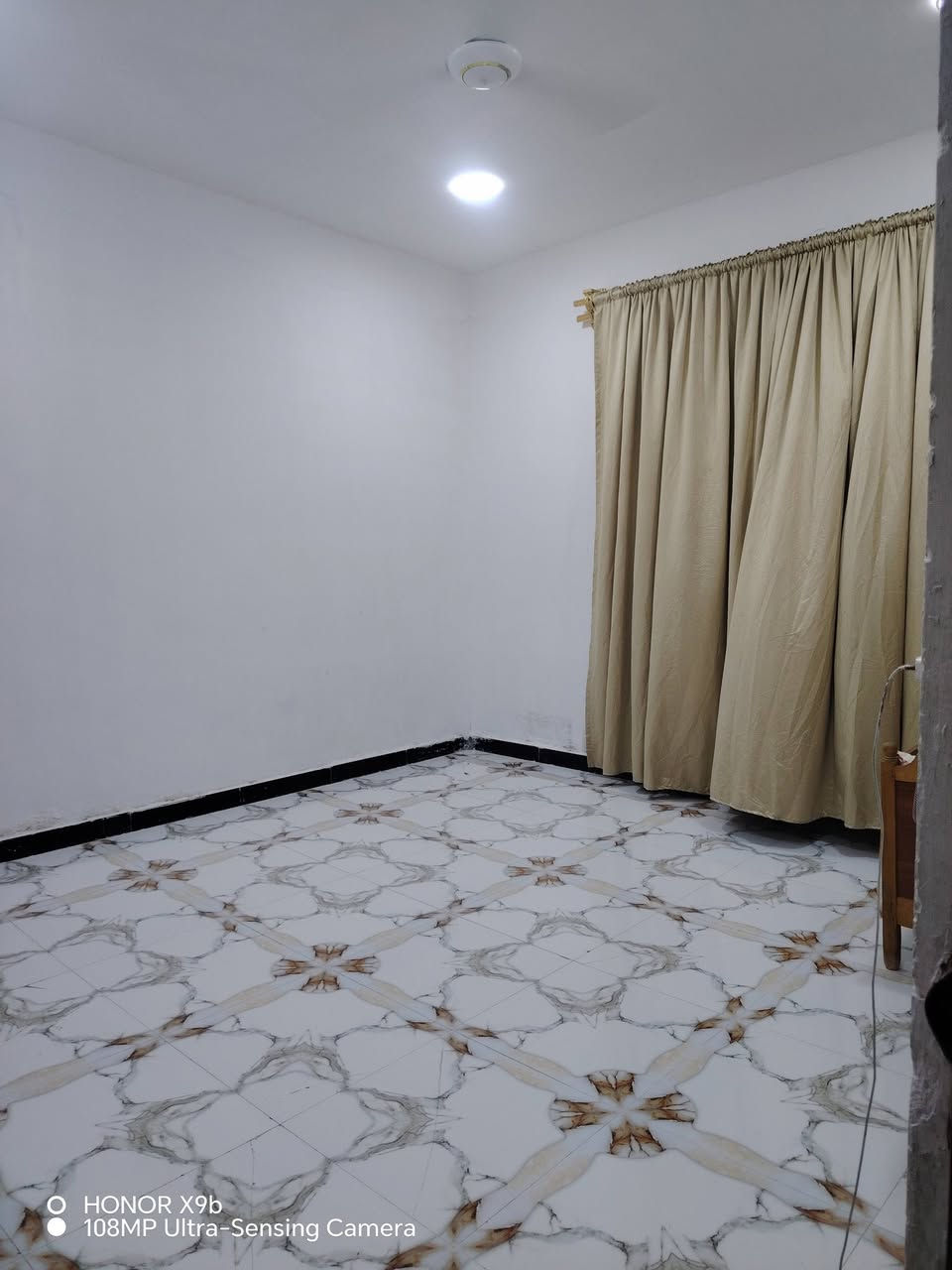 بيت لبيع /النهروان/دوانم/خلف مطعم الديوان/ خط ثاني /مساحه 250 بيه غرفتين وصاله واستقبال
ومطبخ /ترك داير البيت / صب حديث
لاتصال على رقم لاستفسار ***********
