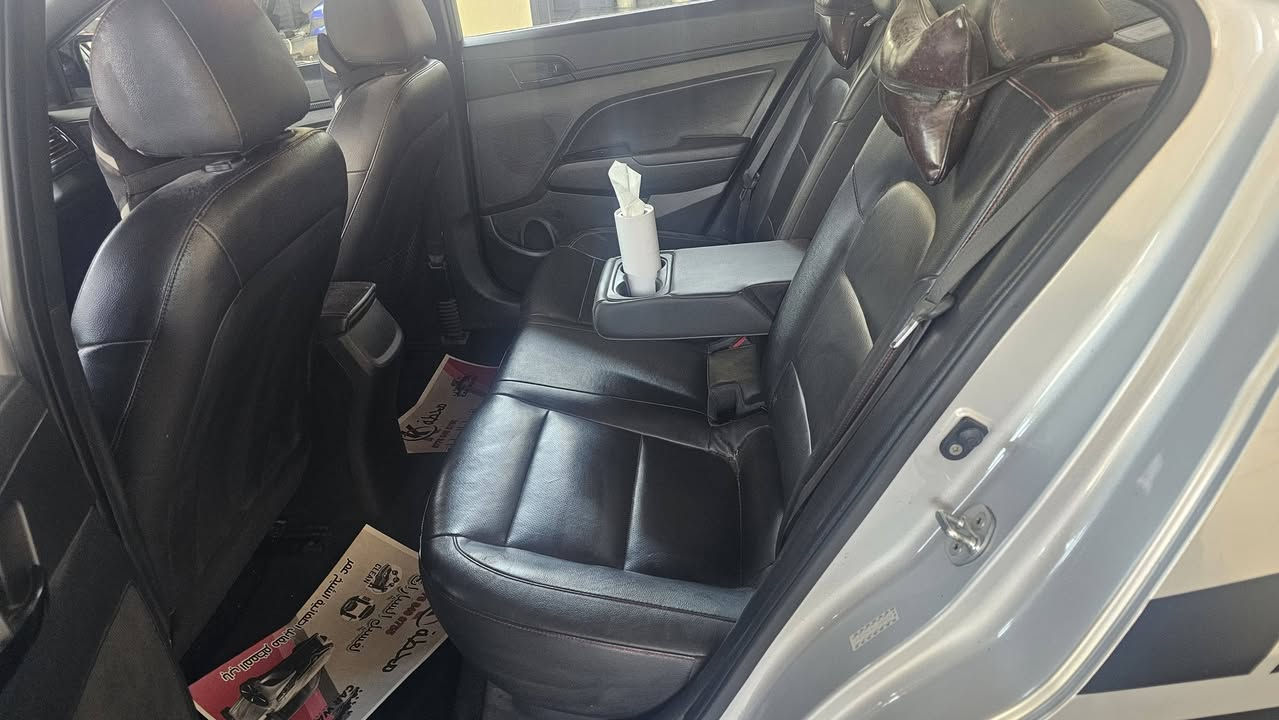 السلام عليكم
النترا ٢٠١٨ سبورت

فول مواصفات

حادثها مال امريكا فقط جنطه ماطاك ولا ايرباك

معروفه الفول تحكمات فول ستيرن

كاميرا دوارة مري اشاير حساسات

بيها سستم سماعات كامل مع الدمام

رقم بغداد أنكليزي باسمي 

تحويل ثاني يوم 
السعر 137 بيها مجال للشراي

بغداد ***********
