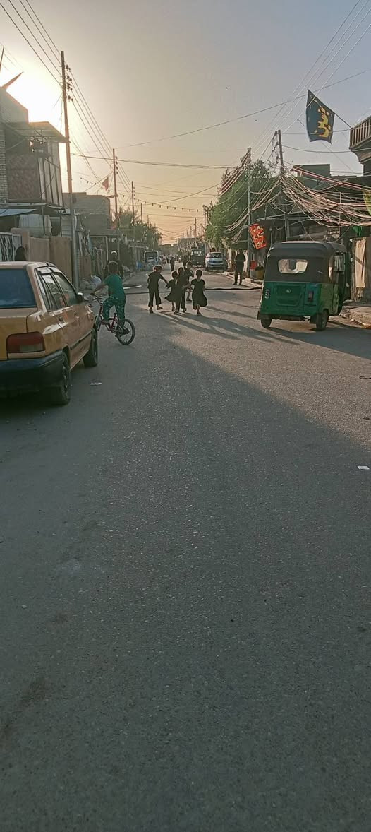 السلام عليكم قطعه أرض لبيع المساحه 150م.ماء مجاري كهرباء تبليط رصيف العنوان سبع قصور الفرع المقابل حسينيه صدر الخلائق الاستفسار *********** مامتواجد عـل فيس
