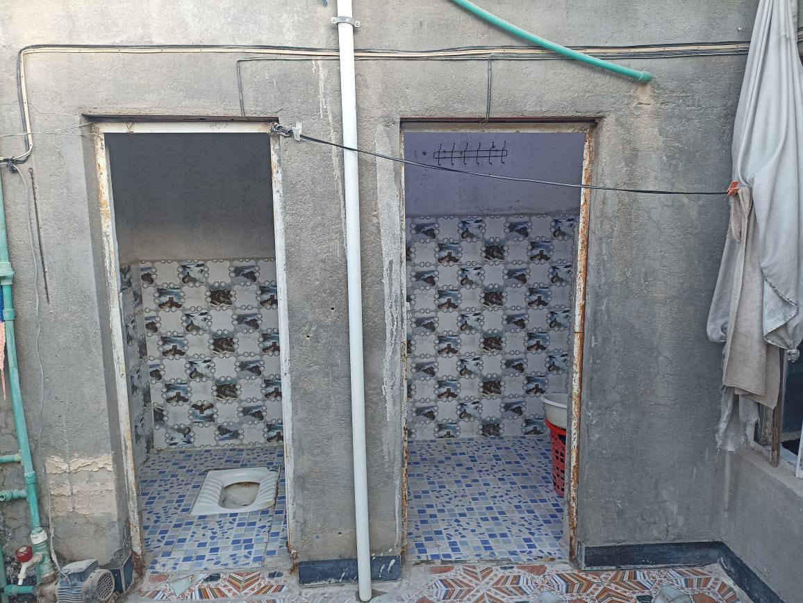 بيت بل سديناويه قرب المستوصف زراعي المساحه 120 السعر 45 الخدمات تبليط وكهرباء وماء ومجاري البناء ابلوك ***********
