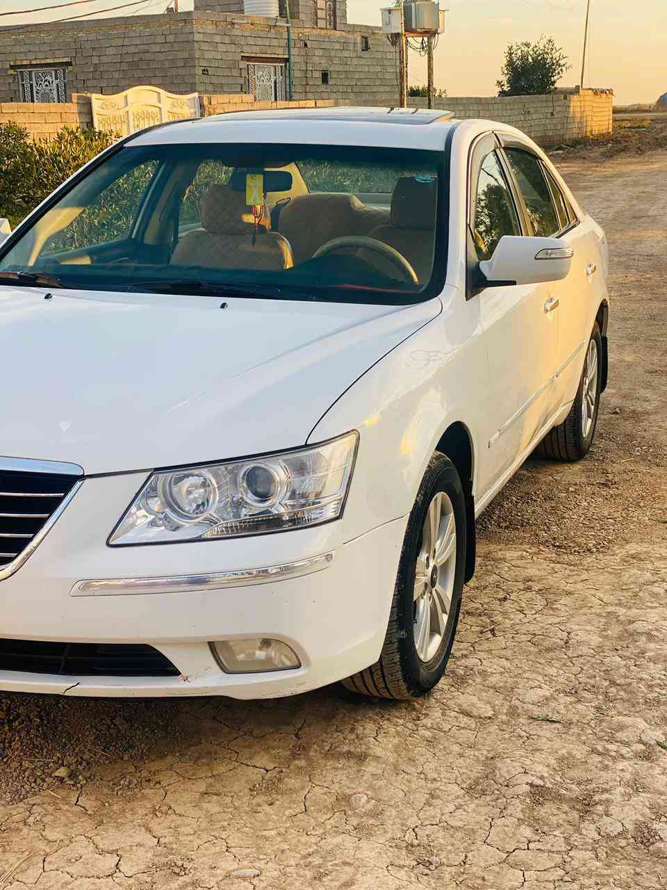 سوناته 11خليجي المقدس تخم تاير قبل. 7ايام شاده بطاريه قبل. يومين شديته جديده بسمي رقم اربيل سنويه سنه 31هزه 20027 سياره. حاهزه من كلشي ربع متصرف عليه. فيت. بم مال. مسسه الصلي  عده. شخط. بصيط. كلش ومصبوق السعر مكان السياره متواجد بغداد صلاح الدين 130وبيه. مجال ***********
