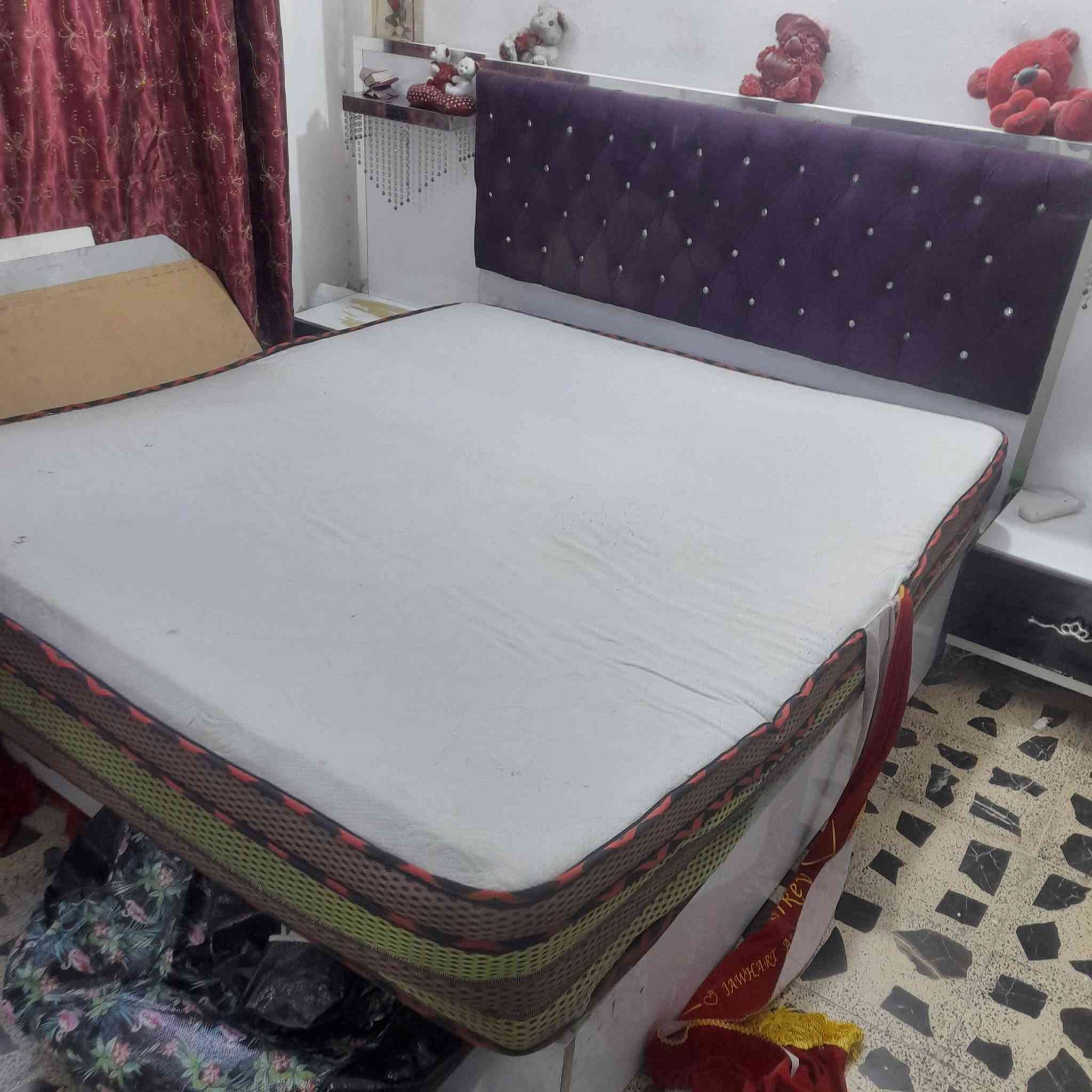 غرفه للبيع نضافه 90 ٪
400 حي الجهاد  
تواصل واتساب  ***********
