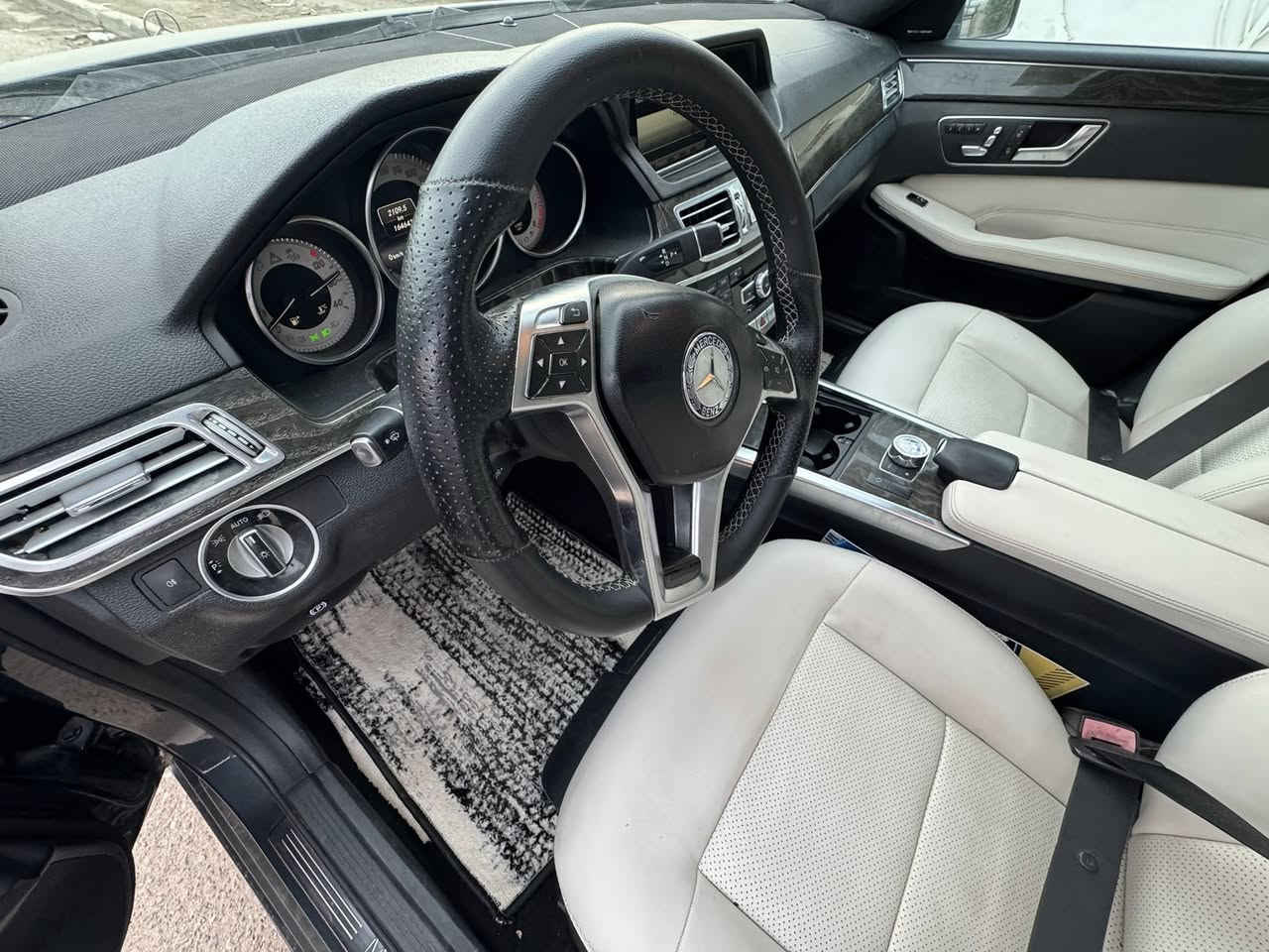 للبيع مارسيدس 

الفئه E350

وارد امريكي 

موديل 14

السياره داخله للعراق كلين تايتل هنا صار بيه جاملغ وبنيد بدون دواخل 

السياره فوول مواصفات 

ولون حلوو 

محرك 6 سلندر 

السياره بنيد وجاملغ 

السونار مع المنشور 

بدون دواخل 

رقم بغداد تحويل مباشر

السعر ب188$ ورقه وبيه مجال بسيط

مكان السياره بغداد تحويل مباشر

السياره جاهزه وفوول مواصفات

ميحتاج اكتب مواصفاته 

والسياره غنيه عن التعريف

 والسونار مع المنشور

واي استفسار اني حاضر

***********

***********

( محمد الصعب )
