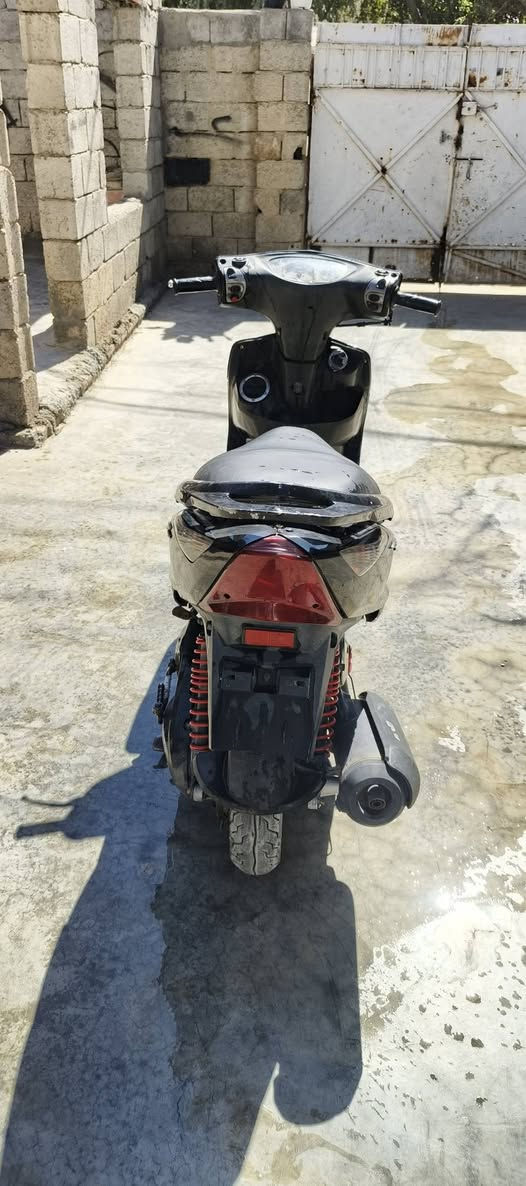 السلام عليكم دراجه ماكس ثلعب للبيع تشتغل وتطفه ماعرف شبيها ابيع كوم حديد تجي تحملها وتروح سعر قفل 250 مكاني بغداد المعامل الحسينيه ***********
