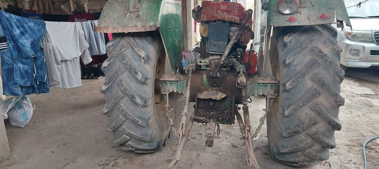 السلام عليكم ورحمة الله وبركاته تركتر جندير للبيع معمر جديد محرك كير اكسن تايرات خنزيره الكل مكفول وشغال ١٠٠% .السعر ٨٥ ورقه اوبيه مجال قليل يرهم مراوس كيه حمل .المكان الشرقاط الاتصال على الأرقام التاليه. *********** ***********
