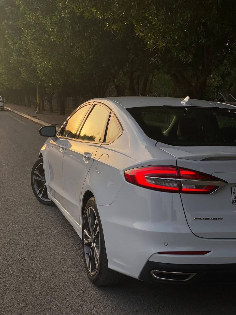 السلام عليكم
‏ (ford fusion titanium 2020 (AWD
المحرك 2000 توربو
المسافة المقطوعة 103 mi

مواصفات التيتانيوم :-
- دخول ذكي
- حساس استشعار المطر
- نظام النقطة العمياء
- نظام المحافظة على المسار
- مرآة التعتيم التلقائي
- ويل قياس 19 
- رادار
- حساسات
- كير ماوس
- بصمة
- مقاعد كهرباء + تبريد + تدفئة
- تدفئة المقود
- شفتات في المقود
- خزن ميموري
- فتحة سقف
- تشغيل عن بعد

السعر :  148 ورقة 
صور الضرر مُدرجة مع الصور مع وجود كلير بالجاملغ الخلفي من امريكا شرط بدون معجون او ضرر
مكان السيارة - الانبار
هاتف :- 
***********
