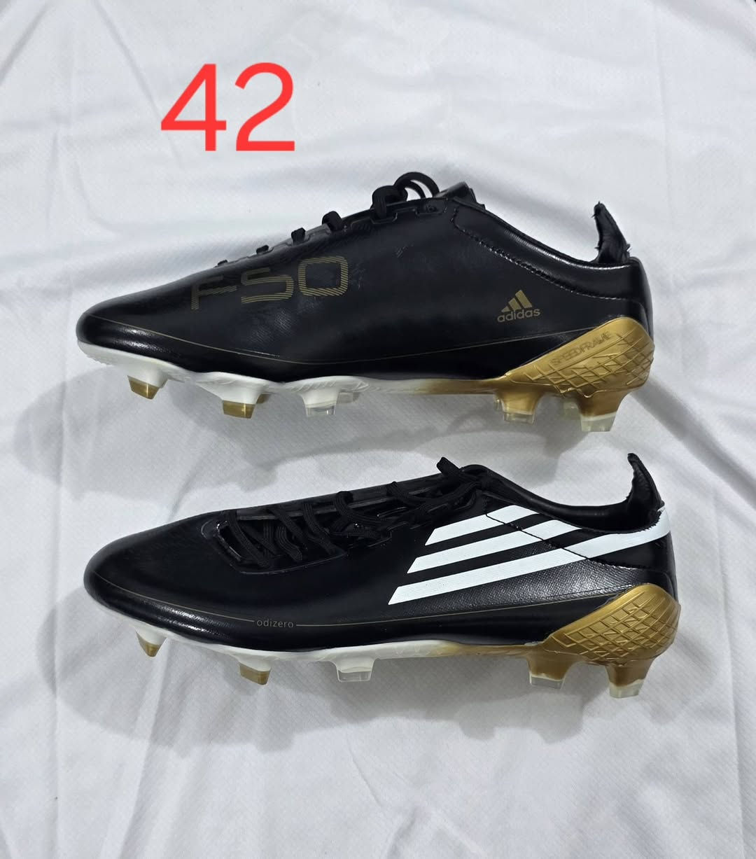 السلام عليكم
احذيه استد ومحبب اصلي 

جميع الالوان والاحجام

يوجد توصيل لجميع المحافظات 

***********
