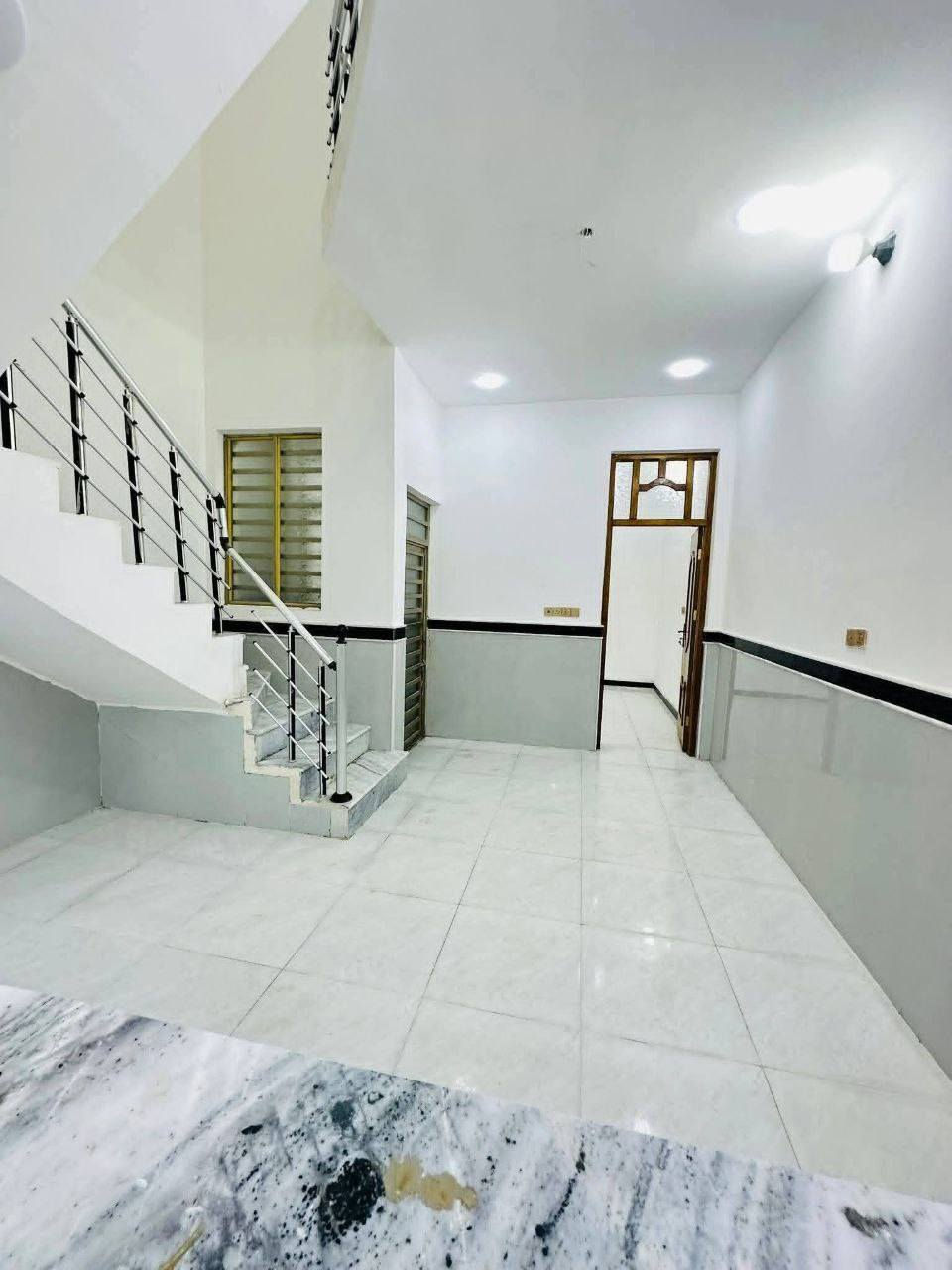 دارين صفه حي الغدير خلف شارع ٣٠ بضهر المدرسه الصينيه مساحه الدار الواحد ١٠٠م
الب.يع فقط نقدآ 
***********
