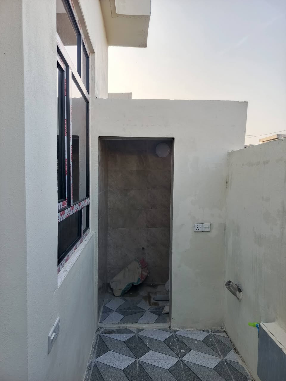 بيت للبيع مساحه 110 موصل قوسيات حي الايمان بيت كامل قفل خدمات كامله ماي كهرباء يبعد عن التبليط 40 متر تستلم المفتاح فوري بيت زيرو ***********
