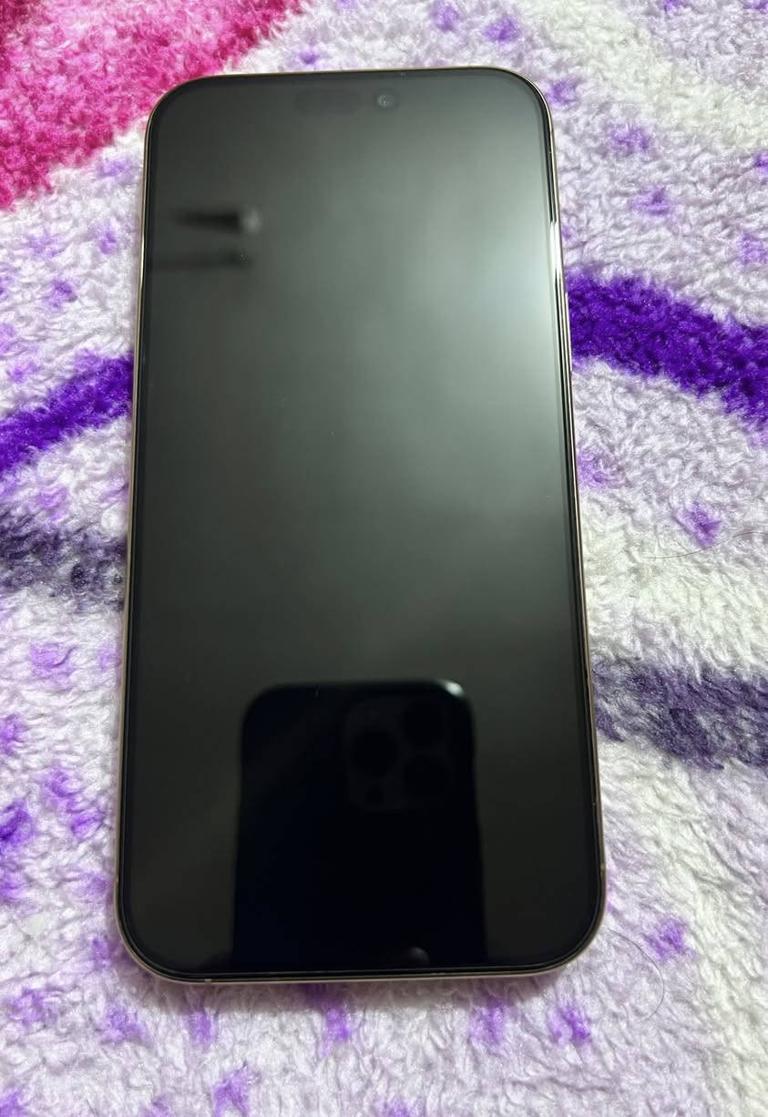 السلام عليكم ايفون 16 برو ماكس للبيع 
بطارية 98 عدد الدورات 222
ذاكرة 256 
بدون شاحنة وكارتونة 
للعلم اخذته من شركة ماستر 
الجهاز نظيف جداً مكفول من اي خدش واي شي ثاني
السعر 1300


**إذا كنت صاحب هذا الإعلان وتريد حذفه لأي سبب، رجاءا أرسل رسالة إلى الدعم الفني**