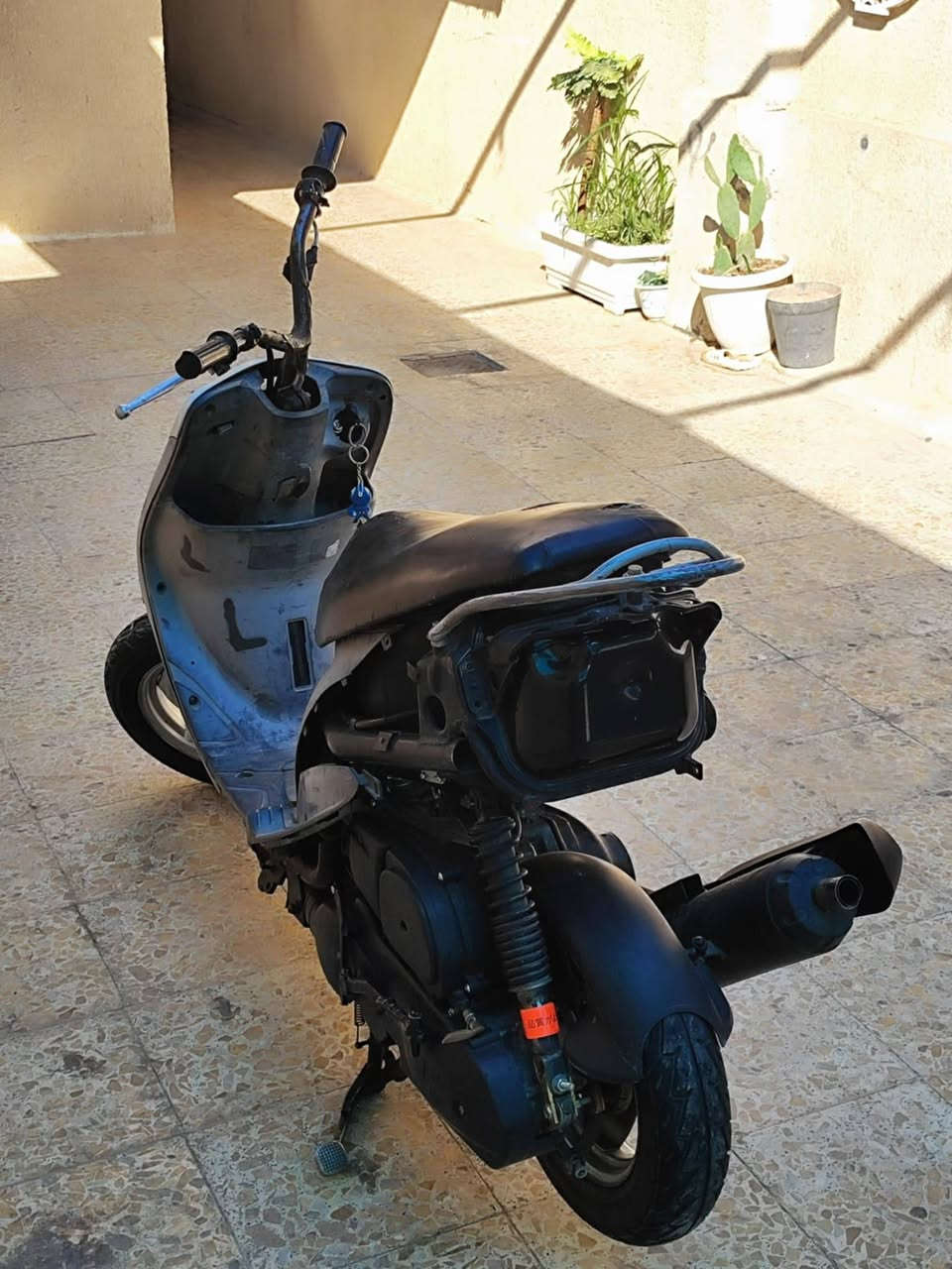 سلام عليكم ماكس منغولي بوشه 55 مكينه بس تزويد دراجه حلوه نطيك معدل وشلعه بس نقص بتري يشتغل  سلف المكان كربله حي السلام *********** نتصال بل رقم بس
