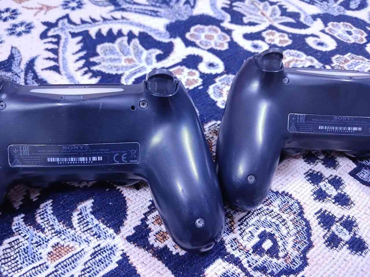 (السلام عليكم الله صلي على محمد واله محمد عندي ابلي 4 اسلم سعة تخزينه 1Tمع جوستكات اصلي 2  مع سيدي ماين كرافت و gta البلي النضافه مالته ٨٠% مع كامل غراضه ليس معه واير HDMI السعر.. 250الف العنوان بغداد) ***********
