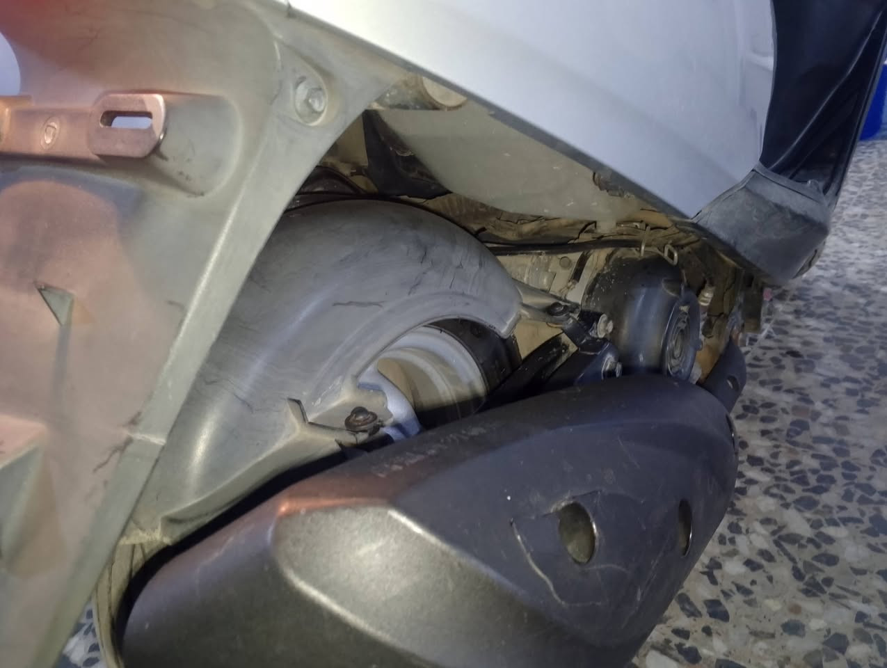 سلام عليكم دراجة بريز نثيه للبيع ماصاير اله سنه من اخذناهه من الوكاله وبعدهه وكاله اي عطل او نقوصات ما بيهه سعر الدراجة قفل مليون دينار عراقي مكاني البلديات كهربائيات كامله ونوزل وبيهه هندر ونكره سلف وهندر ***********. واتساب
