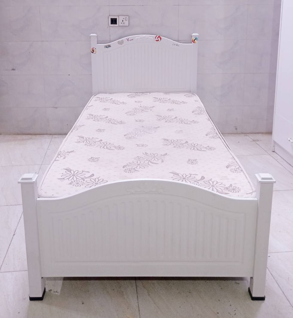 نوستنی گەنجانە
بێعەیب
نرخی 175 هه زار
***********
***********
سلێمانی السليمانية, العراق
