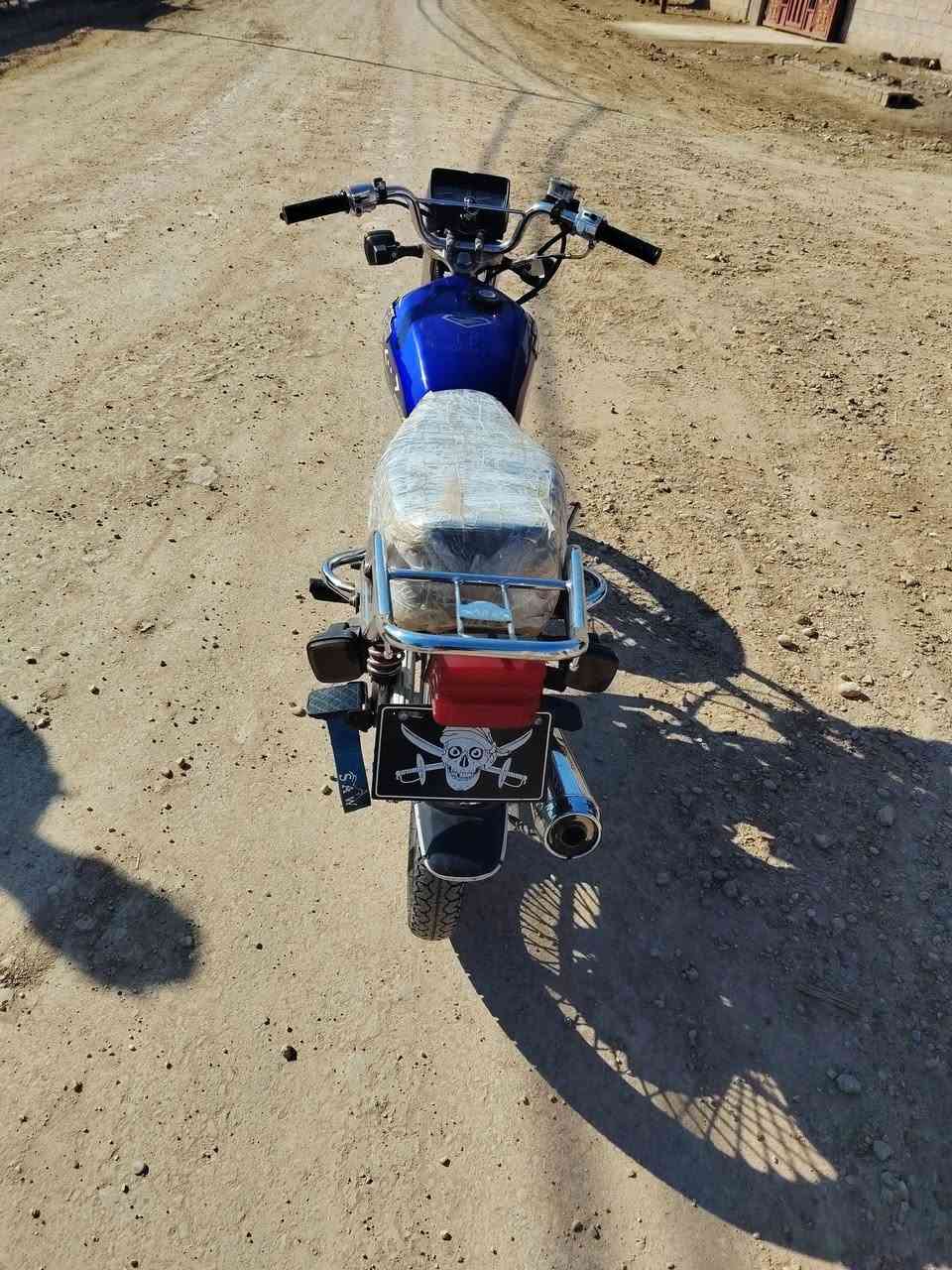 تايكر موديل 22 أوراق 
محرك مامفتوح كهربائيات كله شغاله بريكات أمامي وخلفي 
السعر 550  العنوان واسط ناحية الشحيميه
الرقم 
***********
