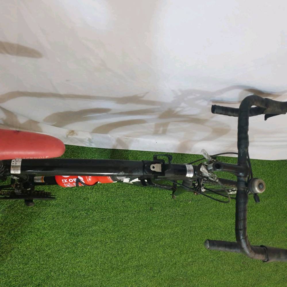 بايسكل رياضي سباق موديل 700C 
حجم 28  
لشه مظلعه
باله كسر حاويه 
الحاله جاهز ونظيف
الكيوره (3×7)
السعر 150 الف وبيه مجال بسيط
للاستفسار ***********