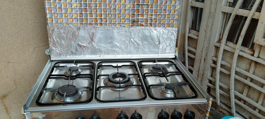 طباخ مثل ما موضح بالصور شغال ونظيف واي عطل مابي تجي اشوفه وتفحصه واشغله كدام عينك اي خلل مابي 
السعر 175 الف

للتواصل
***********
