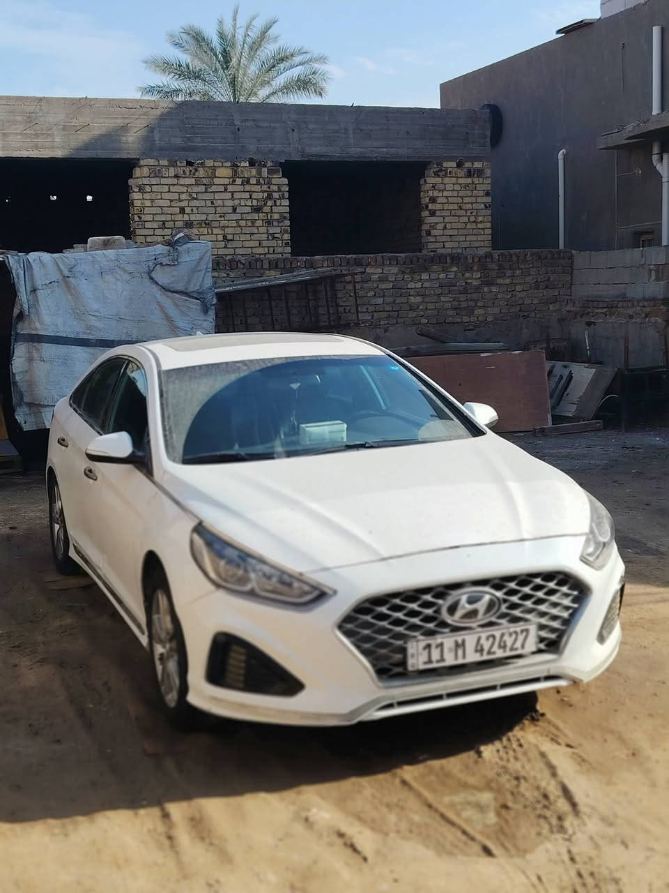 سلام عليكم سوناتا 2018 فول واحد على واحد وارد امريكي 
لون ابيض صدفي لامع دبل گزوز ماشيه 70 فول مواصفات اعله فئه محرك GDi سبور رياضي شفتات ستيرن ستيرن مصغر رياضي السيارة جديدة بمعنى الكلام الستفسار الاتصال على الرقم ***********
