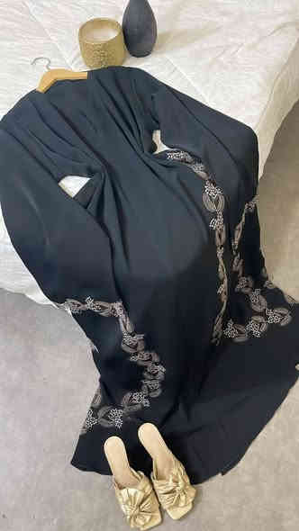 عروض مخازن الشيوخ باله شليف كويتي درجه اولى عبايه ودراعه الوزن 30ك العدد 50 السعر 310 والتوصيل مجاني للحجز والاستفسار مراسله خاص او اتصال ***********
