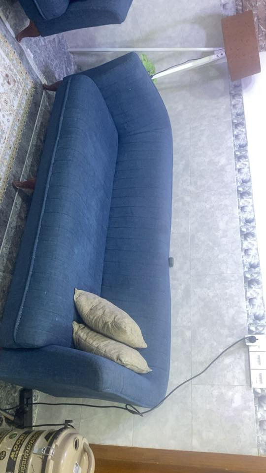 تخم ١٠ مقاعد وميز بلازما للبيع***********
