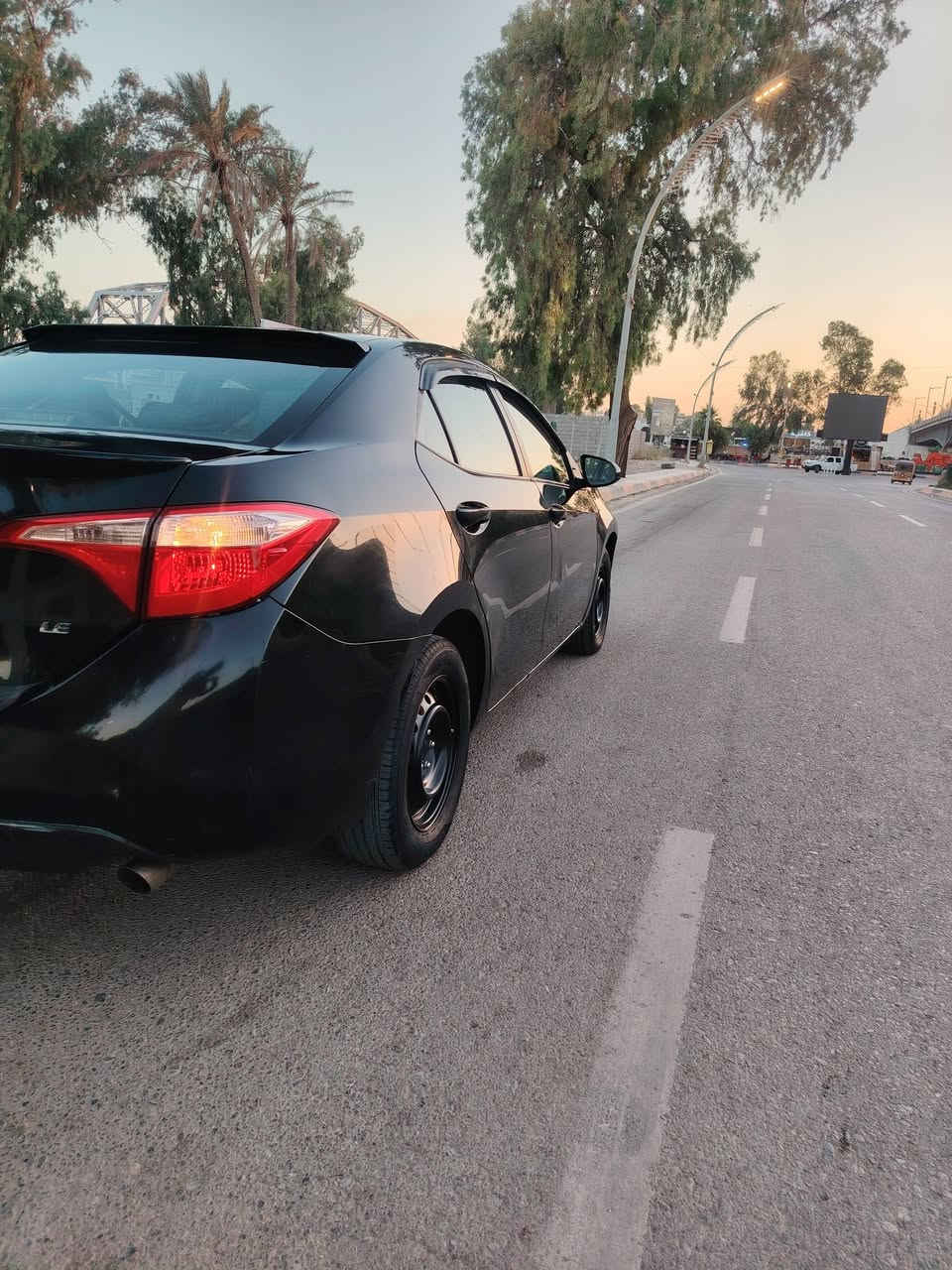 كورلا 2018 le ماشية 120 m حادثها ب أمريكا بس بنيد وسونار مرفق بالمنشور سيارة بسمي  سعرها 125 وبيها مجال  ***********
