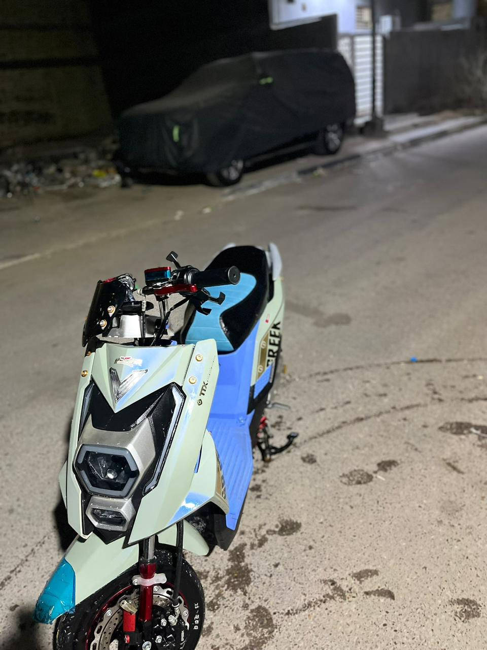 سلام عليكم دراجه سكنس شحن الحجم وسط موديل 2026 الدراجه نضيفه ومرتبه حيل شخط مابيه الدراجه سريعه وشلعته حلوه الدراجه نقص فقط شاشه والبك مايشتغل السعر 800وبيه مجال بسيط  البصره يأسي خريبط قرب مدرسه حاتم الدراجي للتواصل ***********
