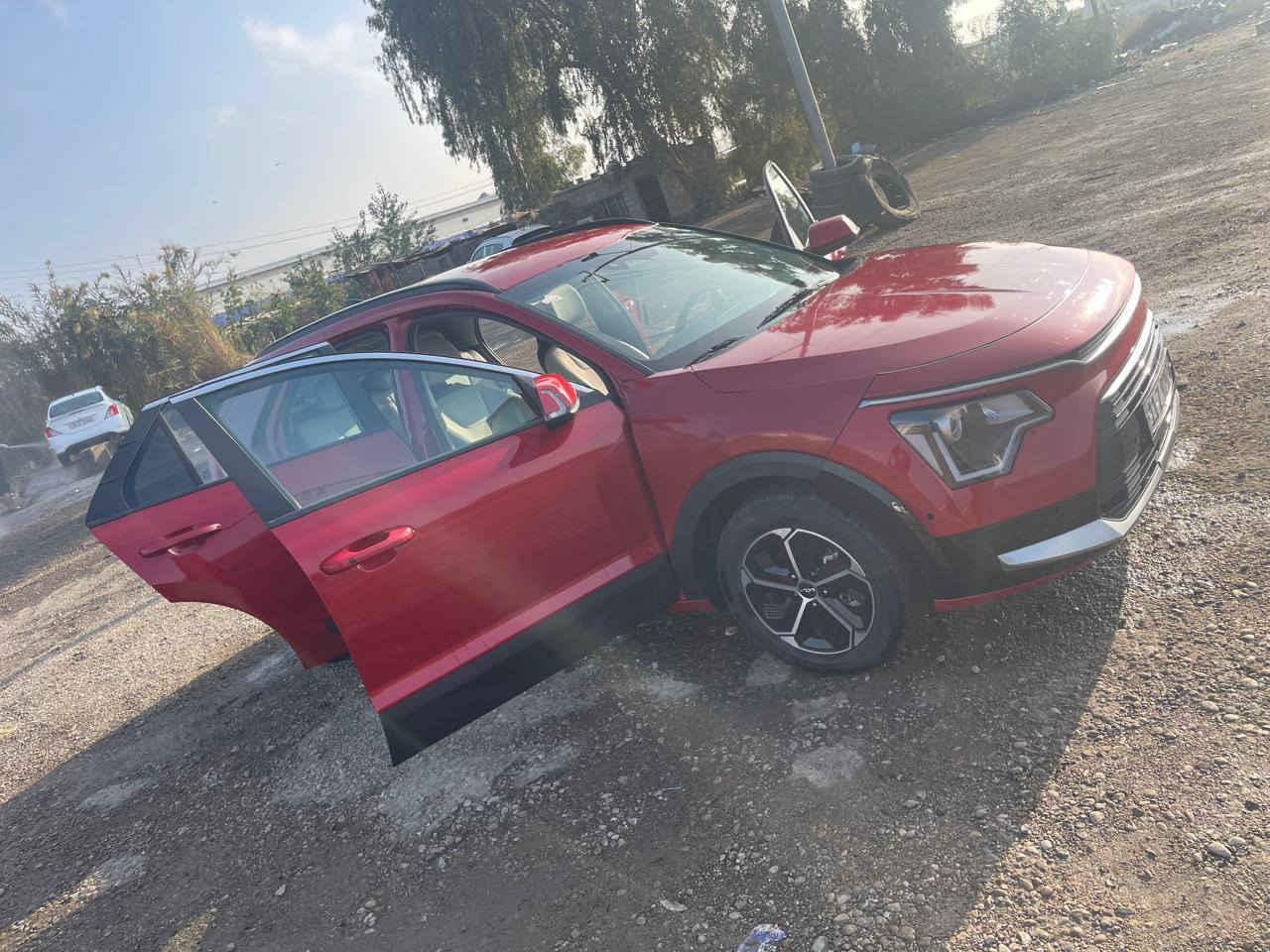 سلام عليكم 
للبيع فقط
كيا نيرو موديل 2024هايبرد مواصفاتEX  معروفه رقم بغداد تحويل مباشر سياره مبدل بيه بنيد بلادي وصبغ جاملغ عكس  السائق 
 سعر البيع 150مكان السياره ديالى مطعم ضفاف دجله استخدام نسائي 
 للتواصل
 رقم الهاتف ***********
