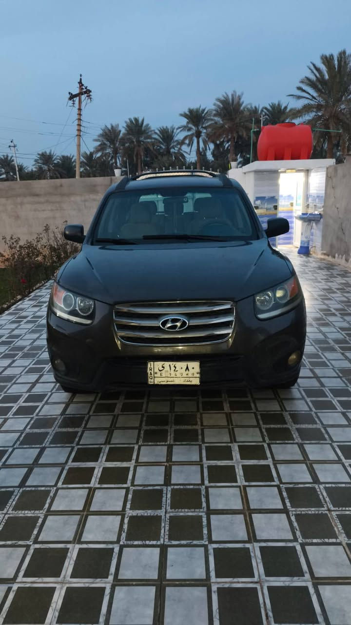 سيارة سنتافي 
موديل ٢٠١٢
امريكي ( ٥ ) راكب 
ضررها الچاملغ الأمامي من جهة السائق 
ماشيه ١٨١ الف 
رقم بغداد 
سنويته تسقط بشهر ١١  / ٢٠٢٦
سعر 125
‏‪0783 277 1107‬‏
