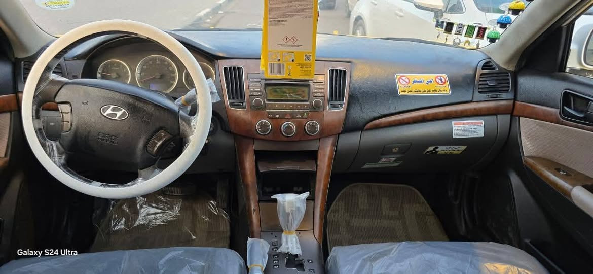 سلام عليكم 
سوناته موديل((2010)) رقم بصره مشروع وطني تحويل تحويل بسمي سنويه مجدده الغايت((2027))مصفره اهيه وغرامات  مكينه وكير وحداديه وطخم تاير كهربايات كله شغاله داخل جديد مكان بصره سعره $((80)) وبيه مجال ((***********)))((***********))
