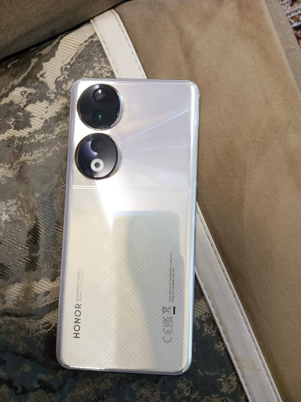 هونر 90 ذاكره 512
بطاريه 6000 كامره فول شاشه فول وضوح جهاز بي بس شخط بشاشه موضح بصوره 
225 وبي شي بسيط 
بغداد حي العامل ***********
