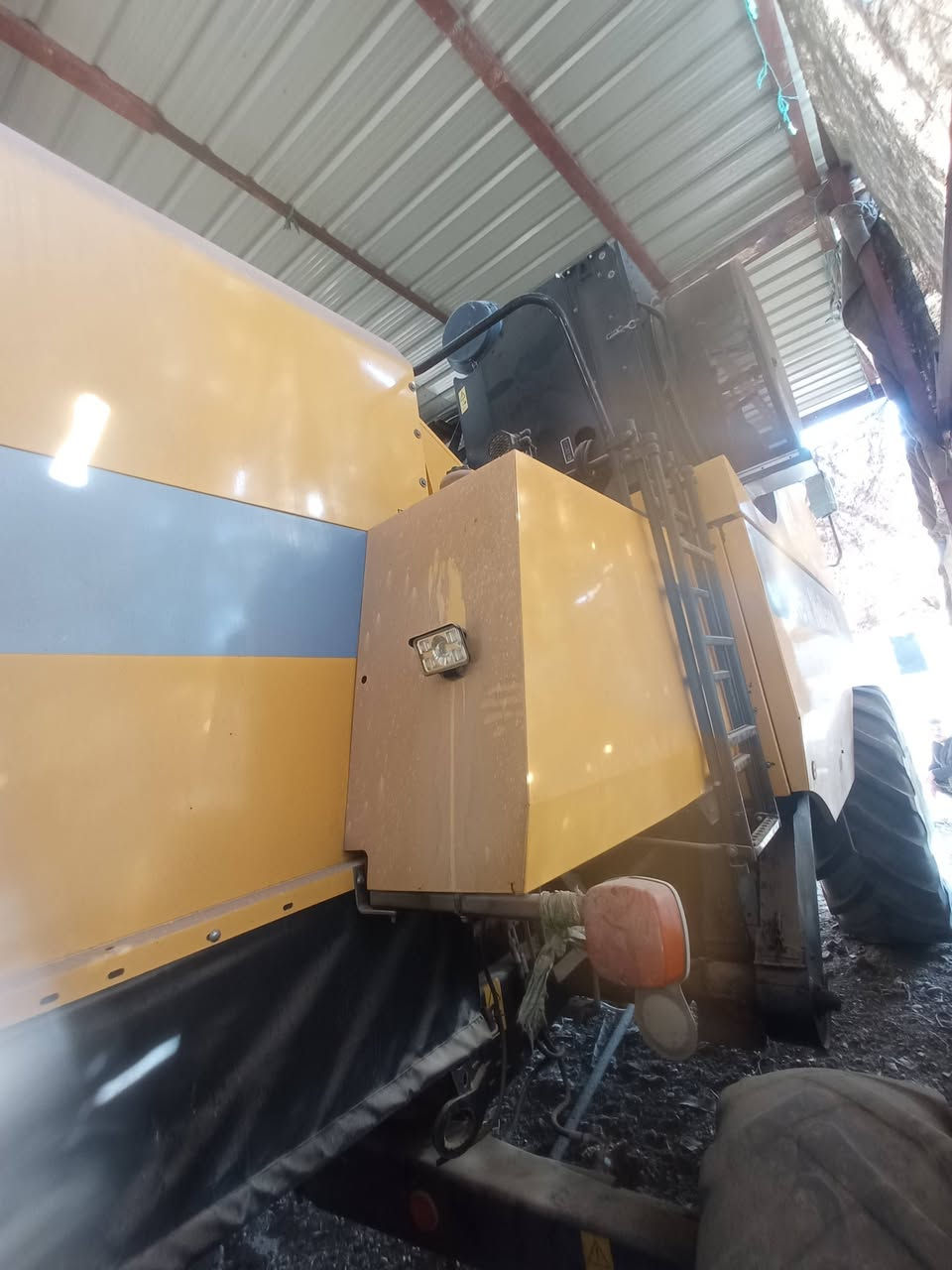 السلام عليكم
حاصده نيهولند للبيع موديل 15
مكفوله رقم اربيل دولي تحويل مباشر
معروضه 72وبيه مجال لاستفسار اتصال ***********
***********
