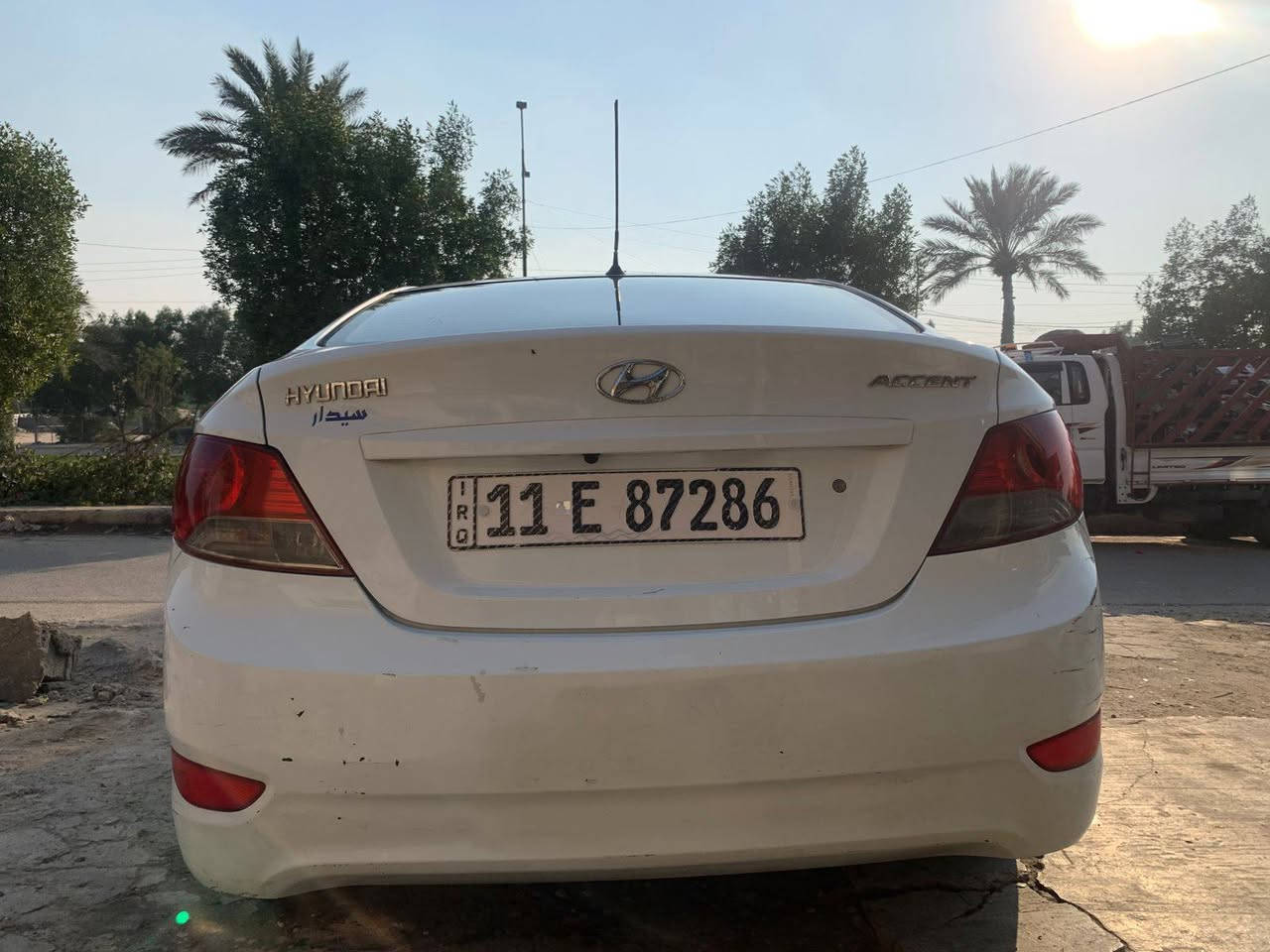 سلام عليكم 
اكسنت ٢٠١٣ خليجي 
مكينه ١٦٠٠كير مكينه مكفول
رقم بغداد رقم وهزه جديده بسمي تحويل مباشر 
مواصفات عاديه تحكم شاشه كامره 
مكفوله من الصبغ والتبديل 
سونرها ويها 
ماشيه ١٦٠
السعر ١٠٦$وبيها مجال 
العنوان بغداد 
رقم الموبايل ***********
