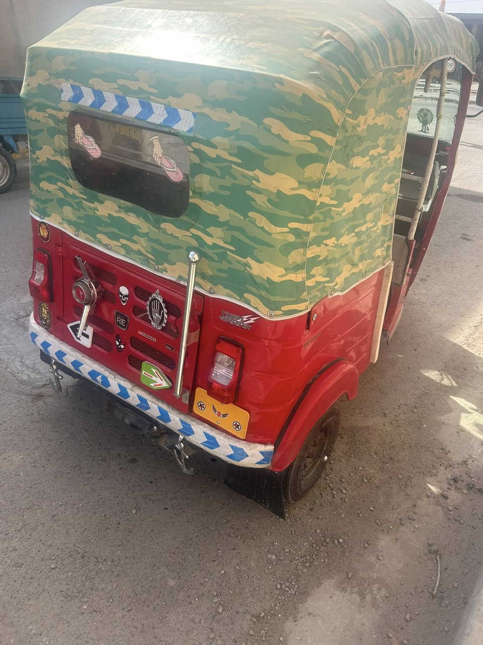 السلام عليكم مديل 18 اوراق مو رقم
مصبوغه ومعمره مكينه 20 لا تنقيص ولا تبخير كهربائيات مشتغلهن يم عمبر ولا واير مبين ضفيره شرط واير واحد ما مبين كله شغاله ناعمه متنسمع المكينه ربع متذب عليه مال جناي  شراي اتصل تعامل لا تتصل عليك الحسين ***********
