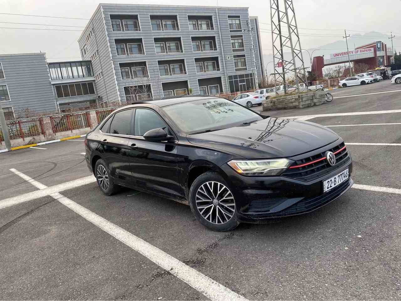 Jetta 2020 Se full
سەیارەیەکی زۆر پاک و خاوێن، 
بە شەرتی گێڕ و مەکینە و تەقە و ڕەقە.
🛠✔️:
• مەکینە: 1.4 تۆربۆ (مەرغوب).
• ڕەنگ: ڕەشی بریقەدار.
• مواسەفات:
بەسمە:
• پانۆراما:
• کوشن  جڵد: 
• کوشن هیتەر: 
• سیستەمی ڕادار: ✔️
• ئۆتۆ ستۆپ (Auto Stop): 
• حاسە (Sensors): سیستەمی حاسەی دەوروبەر 
• شاشە و کارپلەی (Apple CarPlay & Android Auto): بەستنەوەی مۆبایل بە شاشە بۆ نەخشە (Maps) و مۆسیقا.

• بۆیاغ: پێش و پشتی کەپسە تەنها دوو پارچە (چەمەلاغی پێشەوەی لای سەیاق + دەرگا).
•: بەبێ ناو گرتن
• ئێرباگ: بەشەرت 
•دەعمی : سوکە، سەیارەکە زۆر توندوتۆڵە
.

📍 شوێن: [ ڕانیە ]
📞 ژمارەی مۆبایل: [ *********** ]
💰 نرخ: [ 145] مەجالێکی کەم رانية, السليمانية

