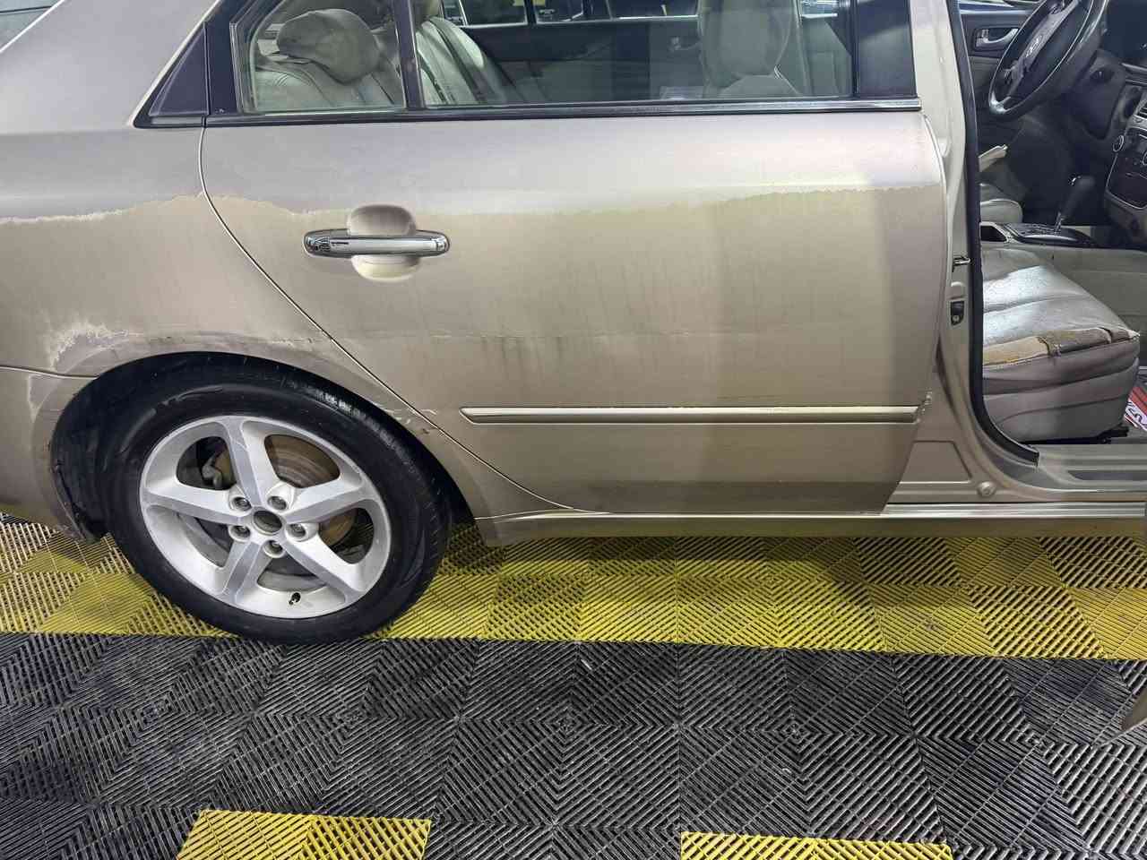 السلام عليكم للبيع سوناتا موديل 2007 رقم بغداد دولي بسمي فول مواصفات لمتيدمحرك 6 3300كير محرك تبريد تتفه صدره كلش حلو تخم تاير بدون حادث بيه جراد مكانه حي الجهاد الاطباء السعر 87 اوبيه مجال ***********
