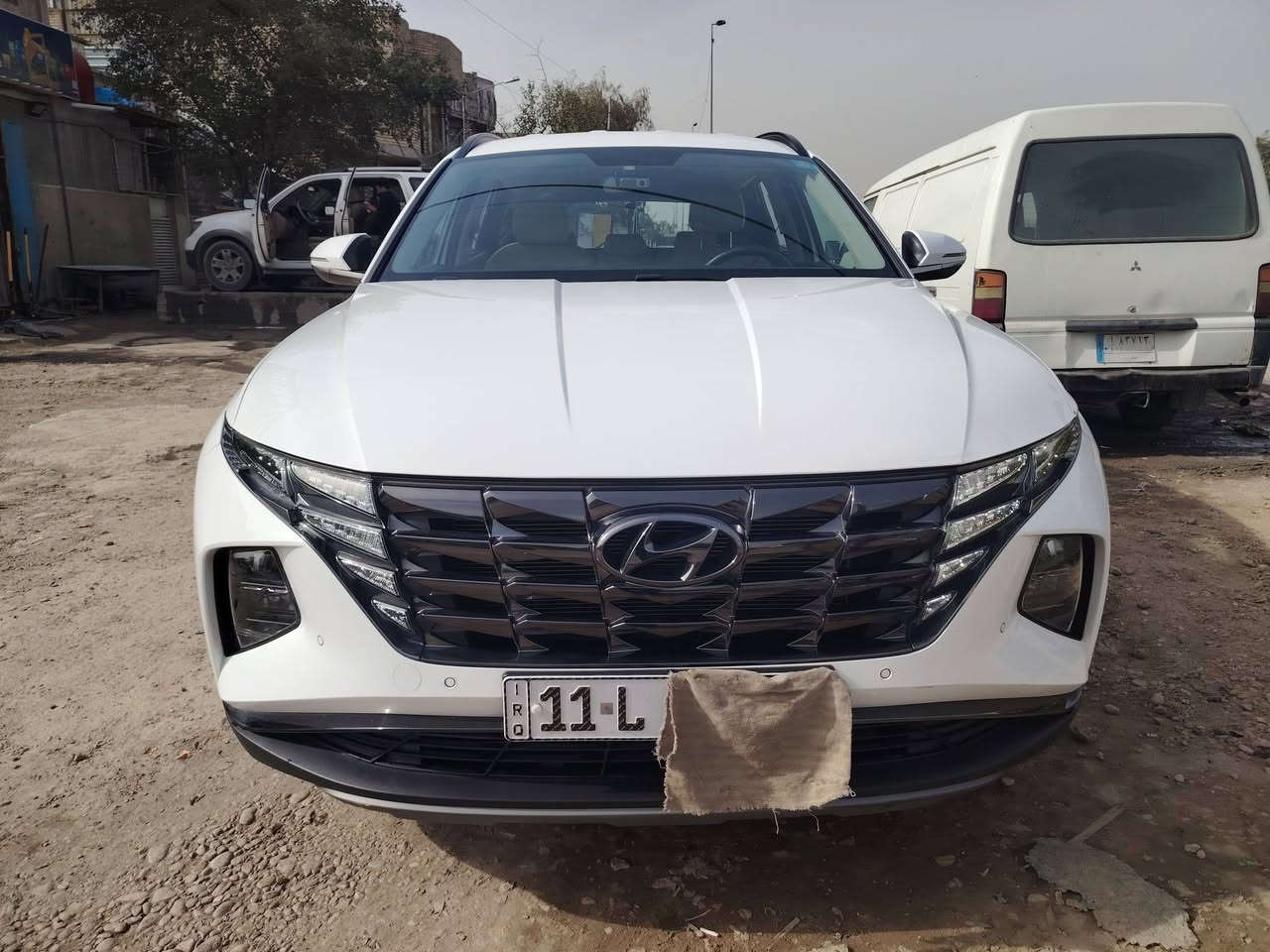 ‏HYUNDAI Tucson  2024
مكفوله من الصبغ والتبديل خليجي 
السعر 213
العداد 17 الف
داش كام 
المكان بغداد
خليجي موديل 2024
حجم المحرك 2000 
مرتبط بناقل حركة أوتو 6 نمر 
مفتاح التشغيل بصمة عدد 2
تشغيل عن بعد 
اريل نفكيتر 
حساسات أمامية 
حساسات خلفية
لايت زينون + LED 
كشافات 
بك لايت LED 
دخول بصمة ذكي 
حجم الاطار 235/55R18 
ويل كب 18
4دسك
اشارة في المرايا الجانبية 
المرايا قابلة للطي كهرباء 
ماسحة خلفية 
هاند بريك بصمة 
‏ABS 
شاشة كار بلي 
كاميرا دوارة 
مثبت السرعة Cruise 
 المودات والاوامر الصوتية 
‏Bluetooth / USB 
شاحن هاتف وايرليس
مخرج منفذ الطاقة 
فحص نظام السيارة 
حركة المقاعد الأمامية كهرباء
قطعتين تبريد  
أوضاع القيادة  ECO / NORMAL / SPORT 
أوتو هولد Auto Hold 
 نظام مانع الانزلاق 
نظام نزول المنحدرات 
حاملات الأكواب عدد 8
 بردات أبواب خلفية

للاستفسار اكثر اتصال او واتساب
‭***********
