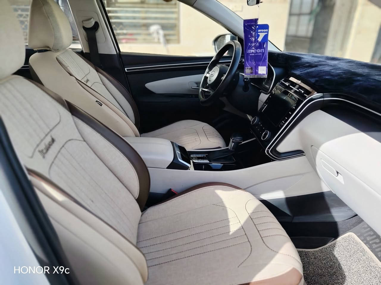 السلام عليكم توسان 2020 خليجي شكل الجديد مكفوله ماشيه 68 مكينه 2000 رقم بغداد دولي 
موصفات
بصمه
كشن مخمل 
كشنات كهرباء
شاحن ذكي 
مري شفط
سايد برك كهرباء
اوتو هولد 
بردات خلفيه
تشغيل عن بعد 
كشاف جانبي 
لايت LED
السعر (195) $وبيها مجال بسيط للشراي 

مكان السياره /ديوانية الحمزه الشرقي 

الهاتف ***********
