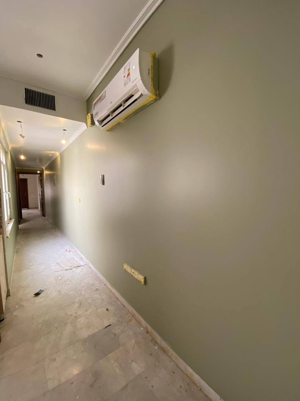 صباغ وديكورات منازل لعمل جميع الديكورات الخارجيه وداخليه بسعار مناسبه وعملنه تسليم مهندس 

رقم الهاتف ***********
