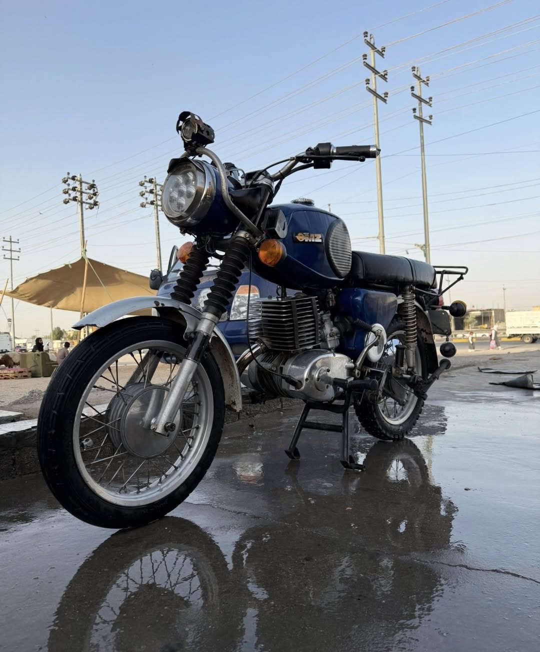 السلام عليكم 
دراجة امزت للبيع رقم وسنوية راعيهة موجود مكانهة البصرة كرمة علي كلش نضيفة وحلوة السعر مليون ونص للستفسار *********** انتصل او راسل واتساب
