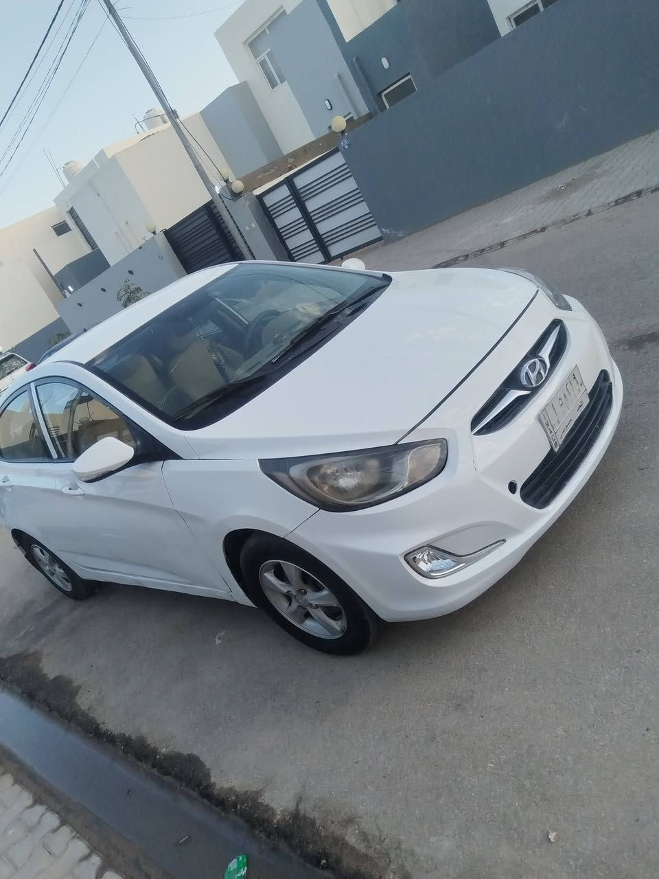 سلام عليكم اكسنت موديل 2015 مكينه وكير  1600 شرط حداديه وتخم تاير خير من الله بيه جاملغ امامي مبدل وصبغ نص الباب مكفوله من الضربه القويه شواصي لغود كفاله سعرها 90 وبيها مجال مكاني كوفه شارع المعمل ***********
