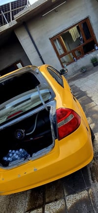 أفيو تكسي • ٢٠١١ • غاز