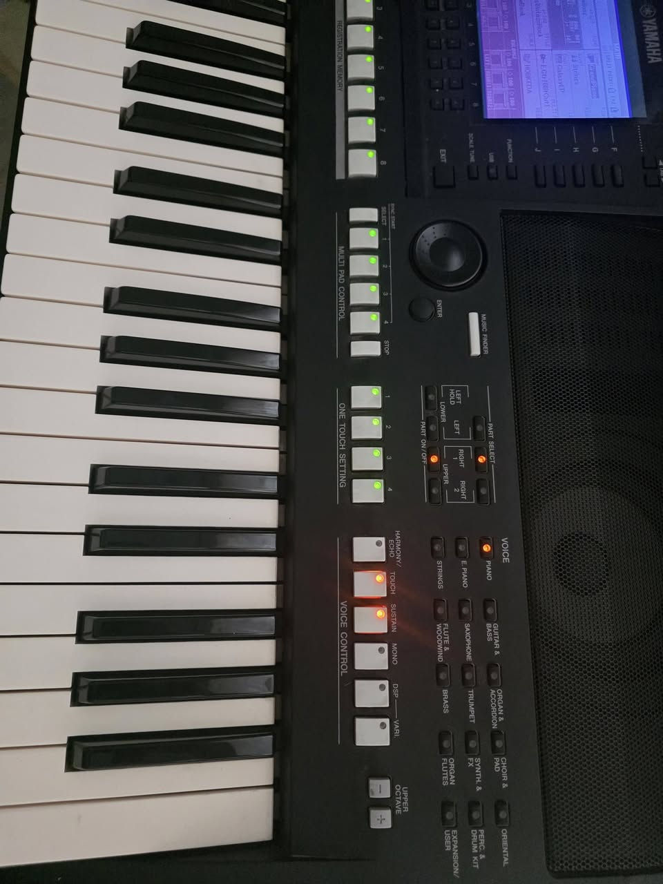 السلام عليكم
Yamaha PSR A2000 مع ستاند للبيع
🔒🔒 ب 800
للتواصل ***********
