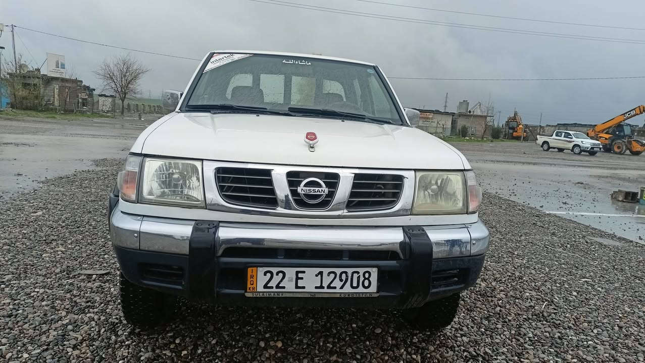 نیسان مودیل 2005 ڕە قم ئە سلێ ڕە قم هه ولێر
تە نهادوو پە ڵە بویاغی هه یە 
بە شە رتی گێر مە کینە ئە کسل دە بڵ ئە کسل 
چوار تایە لوک دە فتە ری بە نزینی بۆ کراوە 
سعر 
112گە ڵاو مە جالە 
شۆێن چم چماڵ 
ژم 
***********
***********
