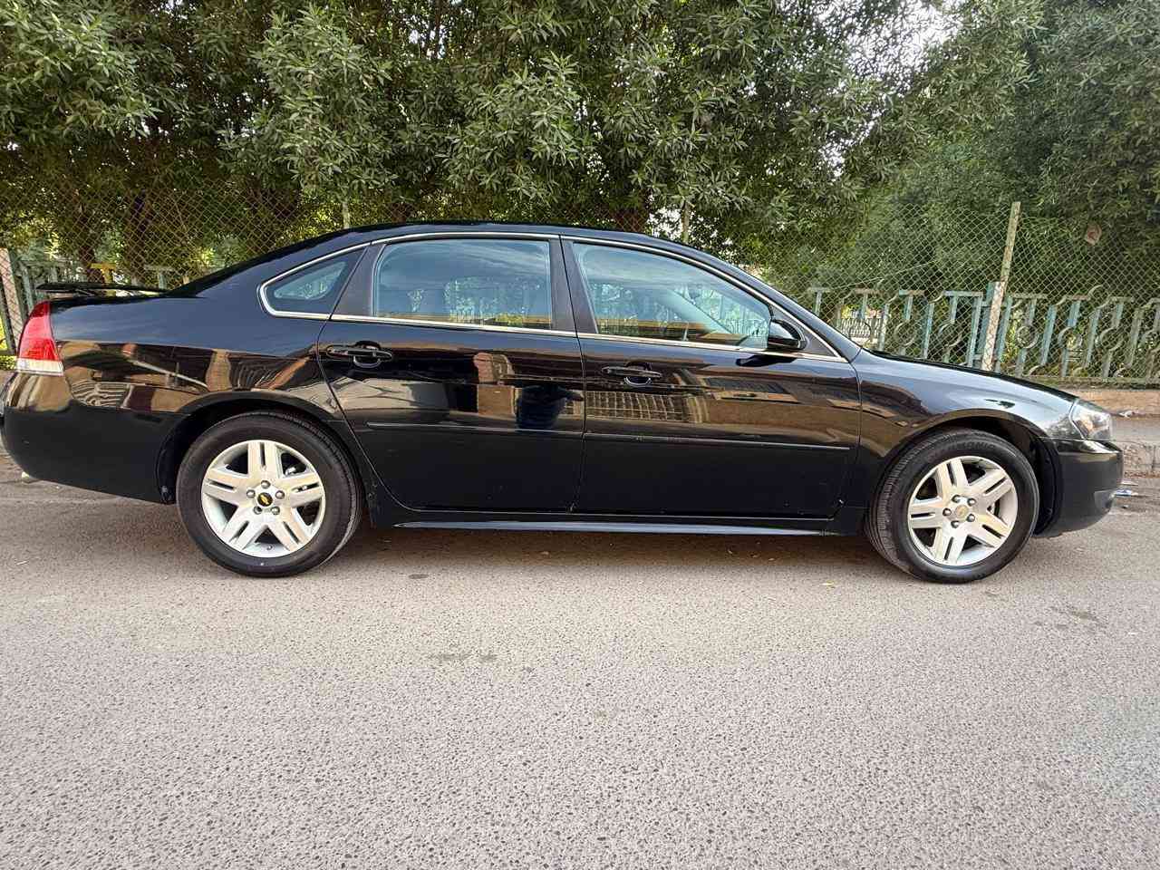 السلام عليكم..
امبالا LT رقم بغداد انكليزي باسمي 
2016 جديده جدا حادثها جاملغ وبنيد ولاقطعه صبغ فقط دعاميه للجماليه كشنات جلد 
كير ومحرك جدد مشدودات  وضفيره جديده 
ومنظمات تبريد وراديترات جدد
صدر امامي خلفي نظافه 100/100 تخم تاير جديد مناقصها ولابرغي والصور كدامكم 
السعر 125 ورقه
***********
