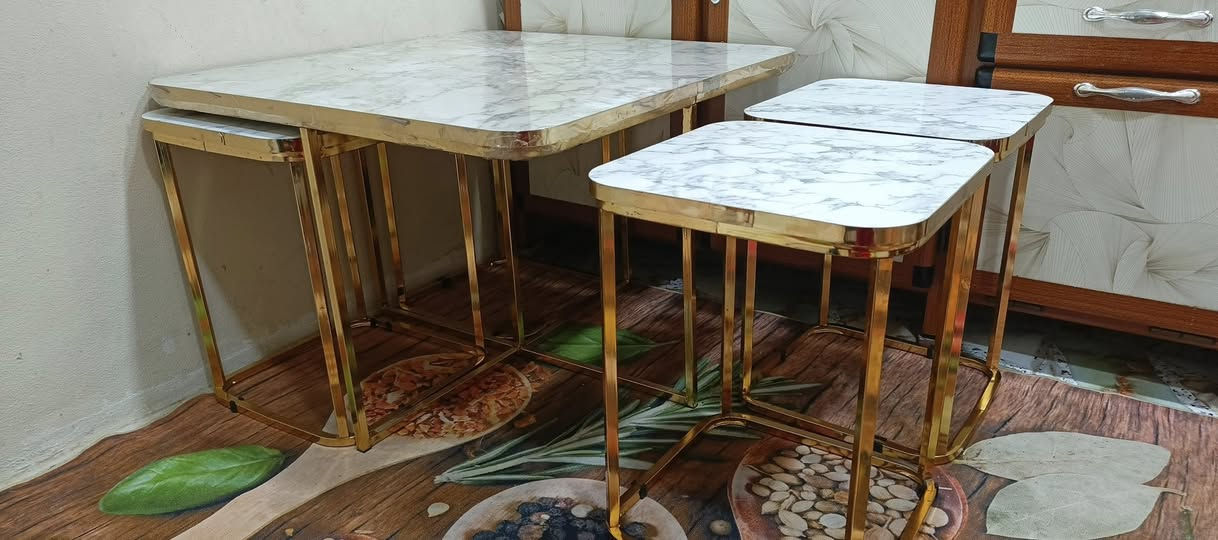 طخم طبلات للبيع
الكبيرة 80/80واربعه زغار نظافه فول

السعر ٦٠ 

وكوشات ٧ قماش شامو بيهم سحاب

الوحدة 2000الفين

***********
