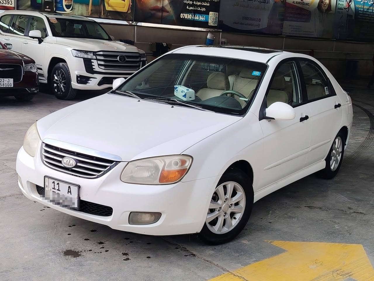 سيراتو 2009 EX خليجي 
رقم بغداد دولي A // محرك 1600cc مكفول وكير مكفول... خمسة ويل كب اصل بالاضافة الى فتحة سلايد روف، السيارة بيها قطعتين قبق الجنطة مبدل والجاملغ مال قبق البانزين مصبوغ. عندك اكو طخة بداير الجاملغ الاخر على وضعها موضحة في الصور.. وباقي السيارة لابارد ولا شخط ولا حتى تكحيل الدواخل بحالة ممتازة... لايوجد اي نقص في السيارة فقط دوشمة على ذوقكم الحلو واذا تحب اكو كارت بحد القمارة جه الجنطة تسحبه...  والدوشمة البلاد سليمة ١٠٠٪
السعر 90
الموقع.. الديوانية مركز المحافظة
*********** واتس اب + اتصال
